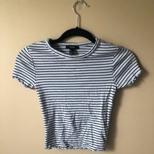 Cute slightly cropped tee.